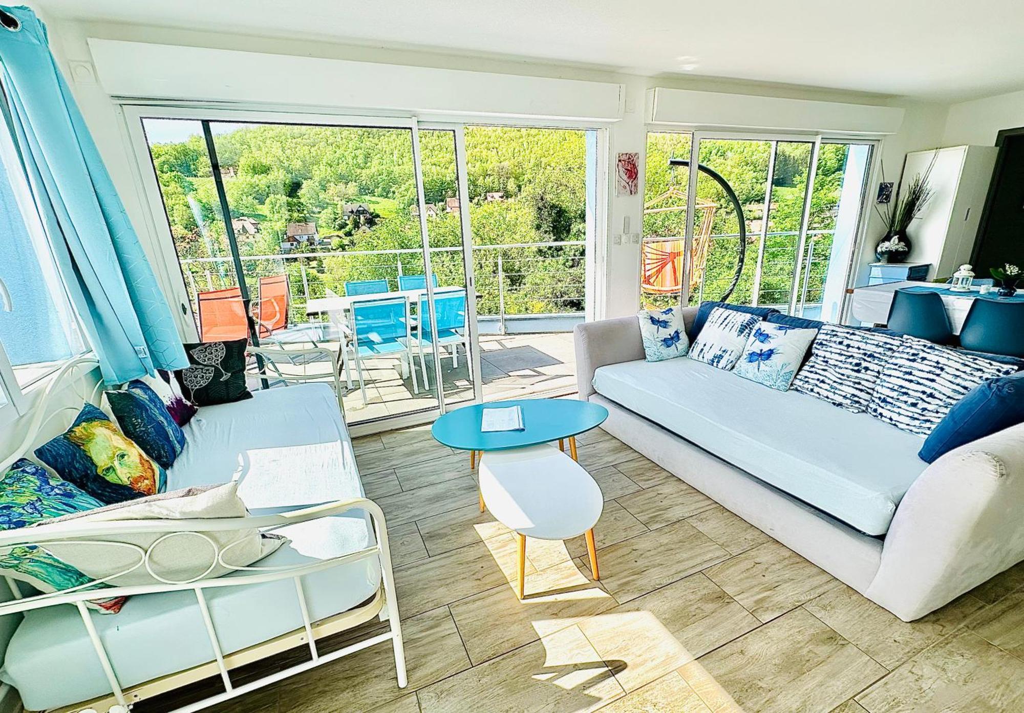Janea Big Blue House Apartment Reichsfeld Екстериор снимка